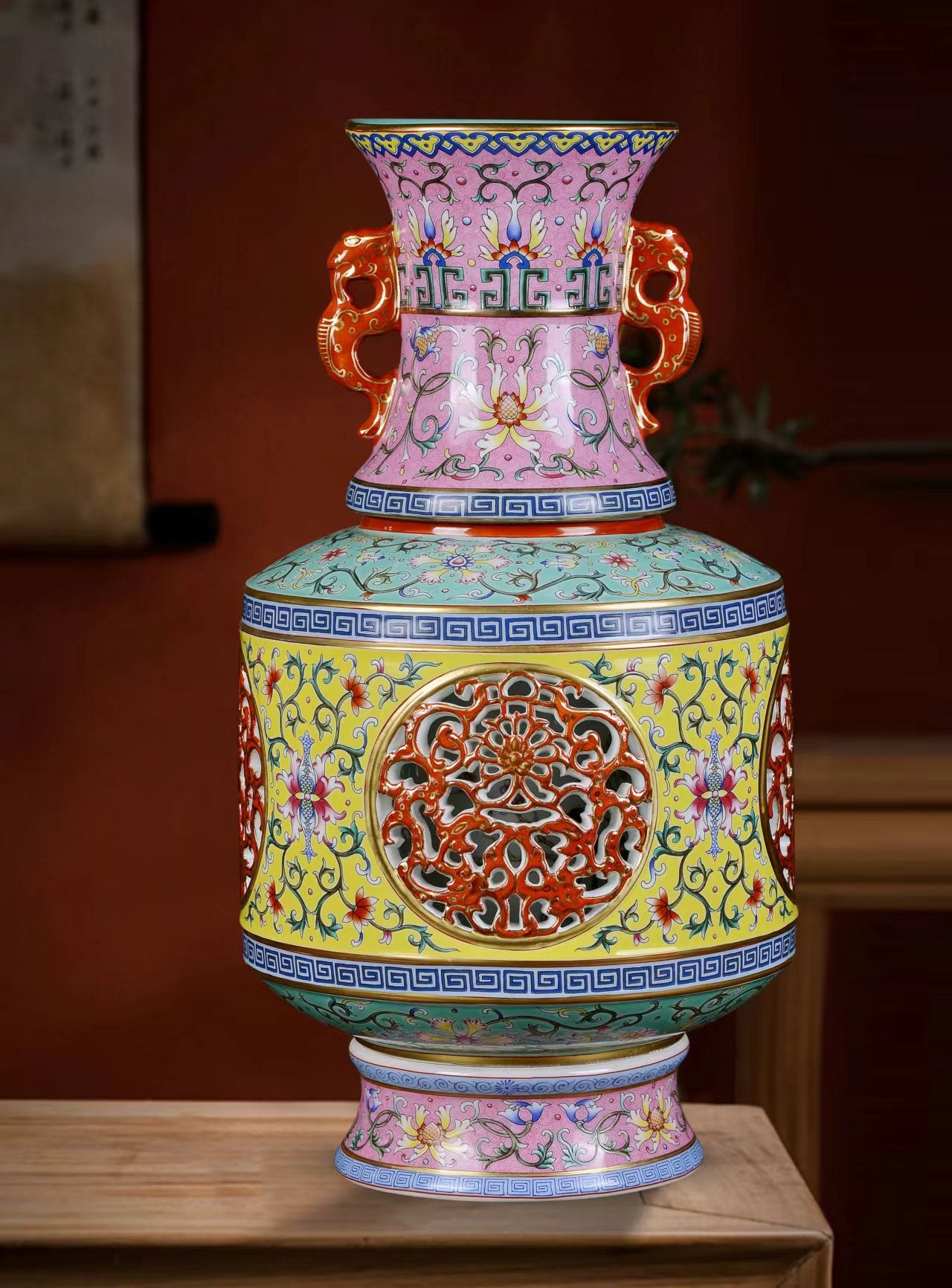 Chinese antique qing dynasty heavy famille rose porcelain vase for luxury collection